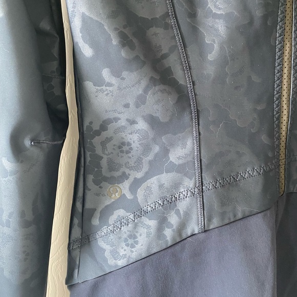 Lululemon Keep It Up Jacket Lacefolage Embossed Inkwell - Picture 10 of 13